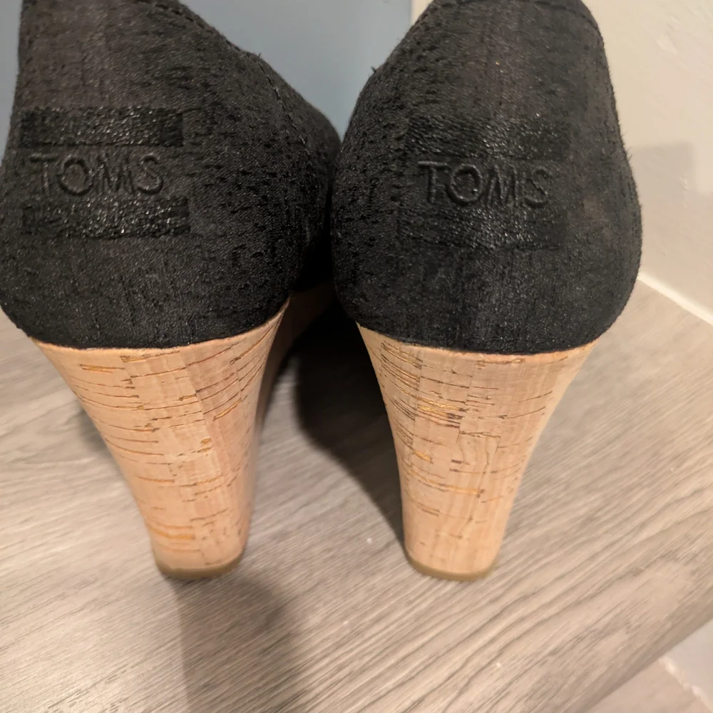 TOMS Black Open-Toe Cork Wedge Heels